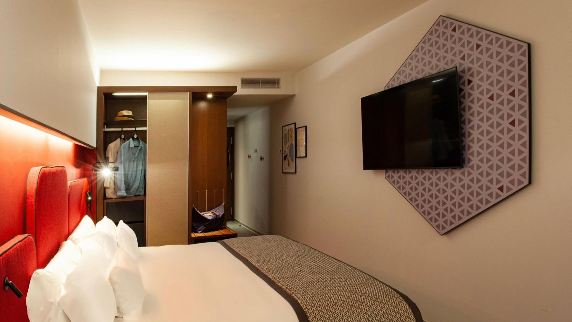 Hotel Indigo Granvia Plaza Espana, An Ihg 4*